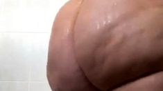 Huge ass bbw in shower on cam