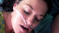 MILF is working for a facial